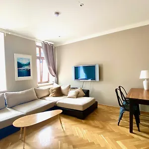 3-zimmer-unterkunft-fur-6-8-personen-leipzig-zentrum.bestleipzighotels.com/
